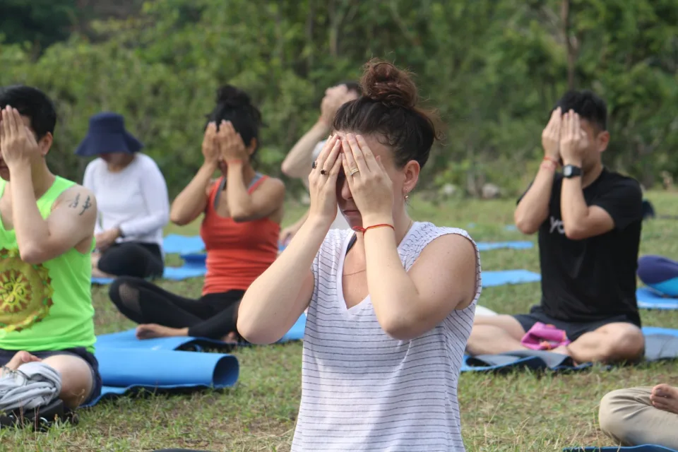 Phòng gym đầy đủ dụng cụ, thoáng mát